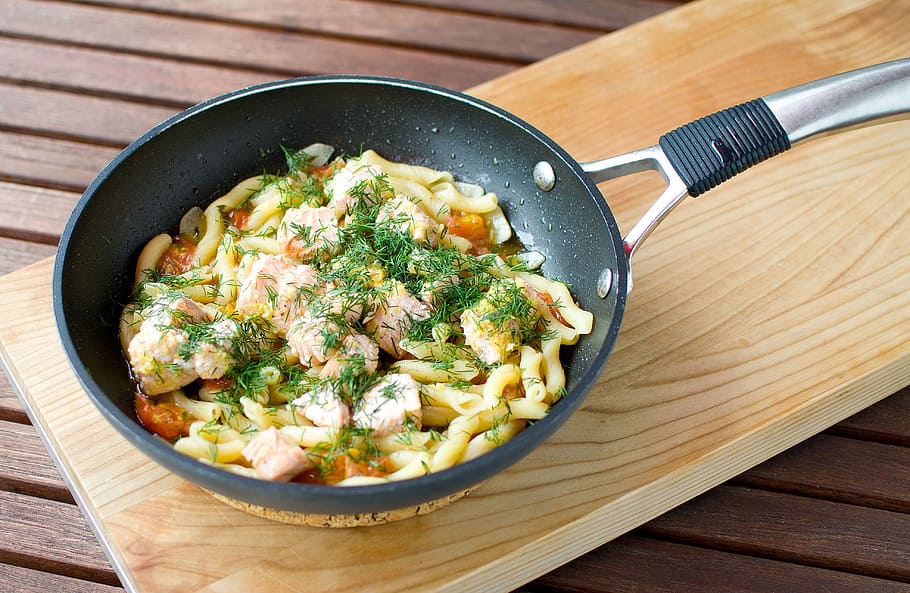 salmon, pasta, eat, food, lunch, penne, colorful, sauce, carbohydrates, cook