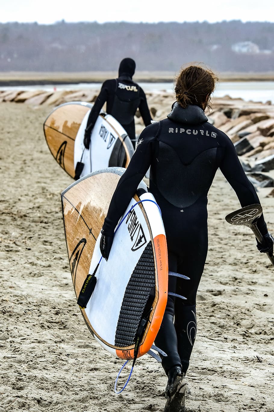 two, men, carrying, brown, surfboard, walking, seashore, paddle, board, people