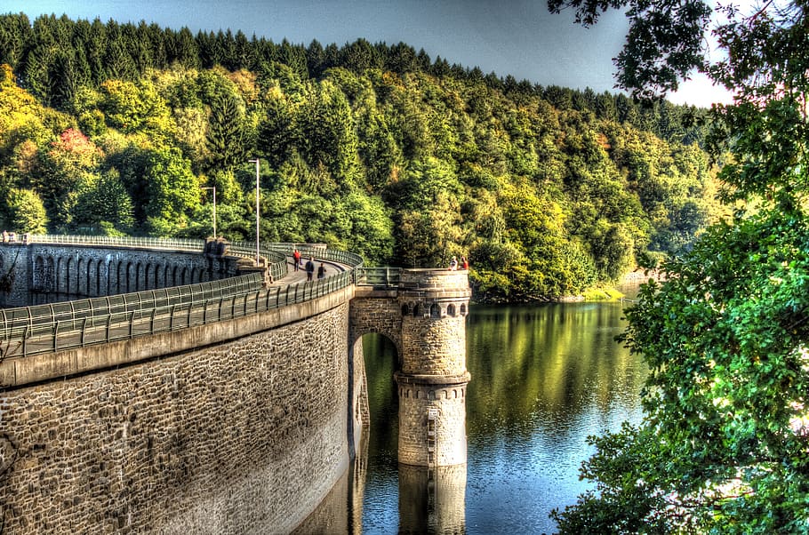 Germany water. Замок плотины. Эннепеталь.