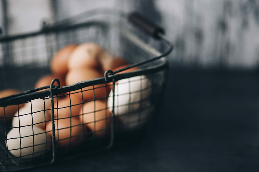 metal wire basket, eggs, Metal wire, basket, metal, wire, food, close-up, selective focus, one person