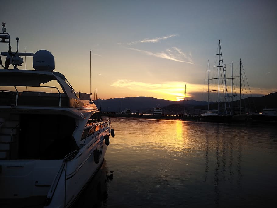 Génova, puesta de sol, Oporto, mar, puerto deportivo, barcos, barco, horizonte, sol, reflexión
