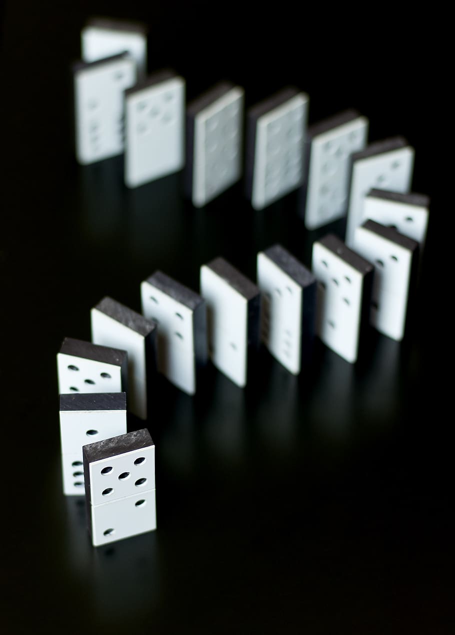 domino, dominoes, game, row, effect, risk, business, reaction, falling, play