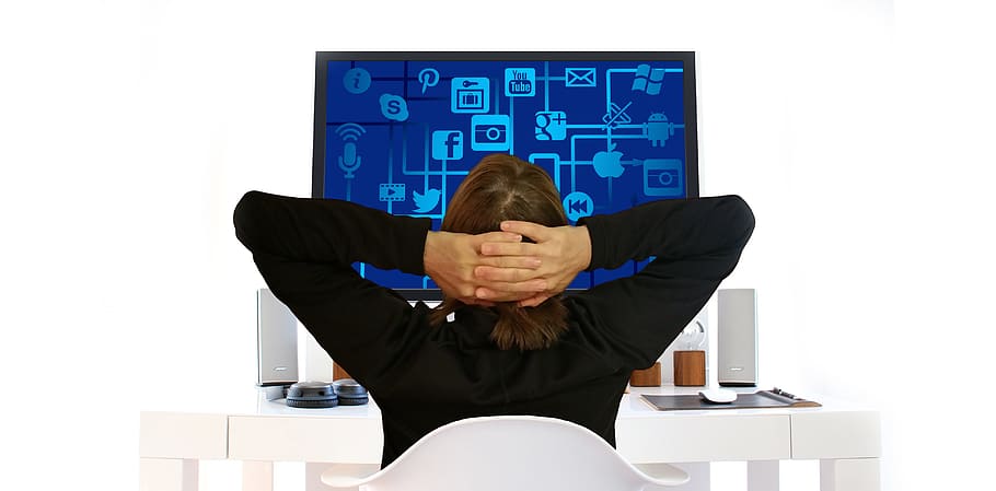 Persona, sentado, mesa frontal, computadora, monitor, icono, mujer, movimiento, pose, red