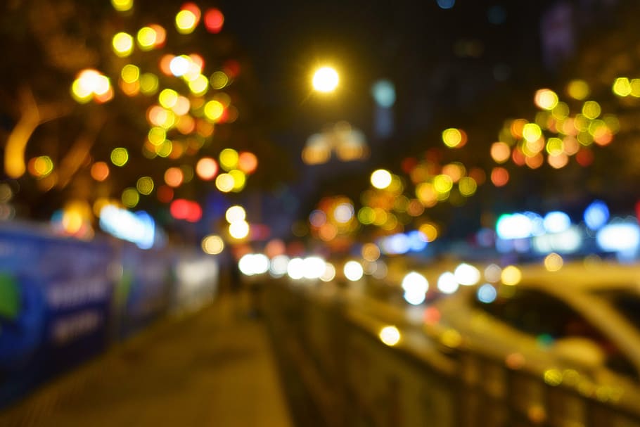 bookeh photography, lighted, streets, vehicles, out of focus, night, light, bokeh, street, late