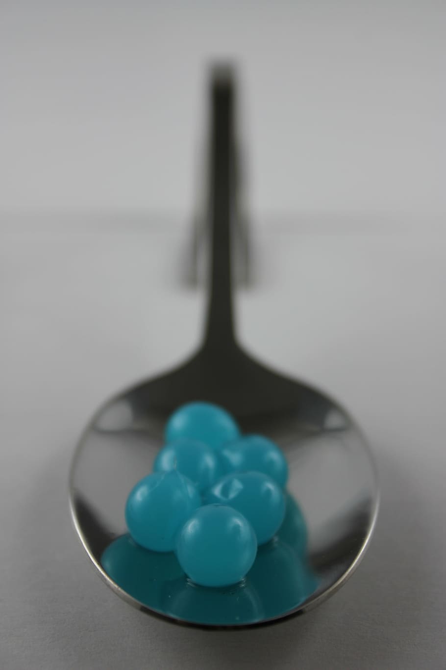 beads, pearls, molecular gastronomy, gastronomy, juice, color, close-up, indoors, still life, table