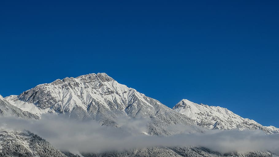 montañas cubiertas de nieve, azul, cielo, montaña, valle, nieve, invierno, frío, naturaleza, paisaje