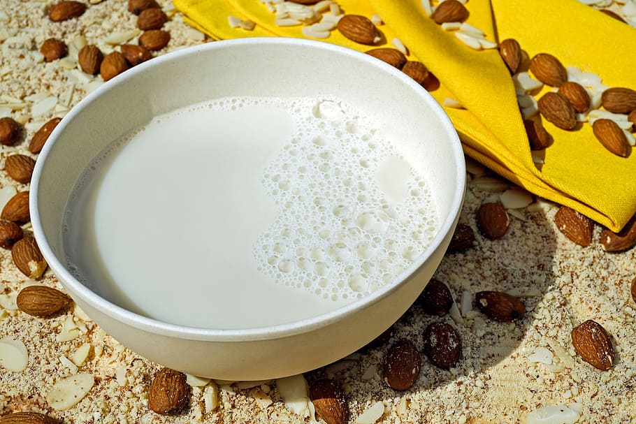 white, plastic bowl, filled, mild, milk, almond milk, frisch, food, bio, vegan