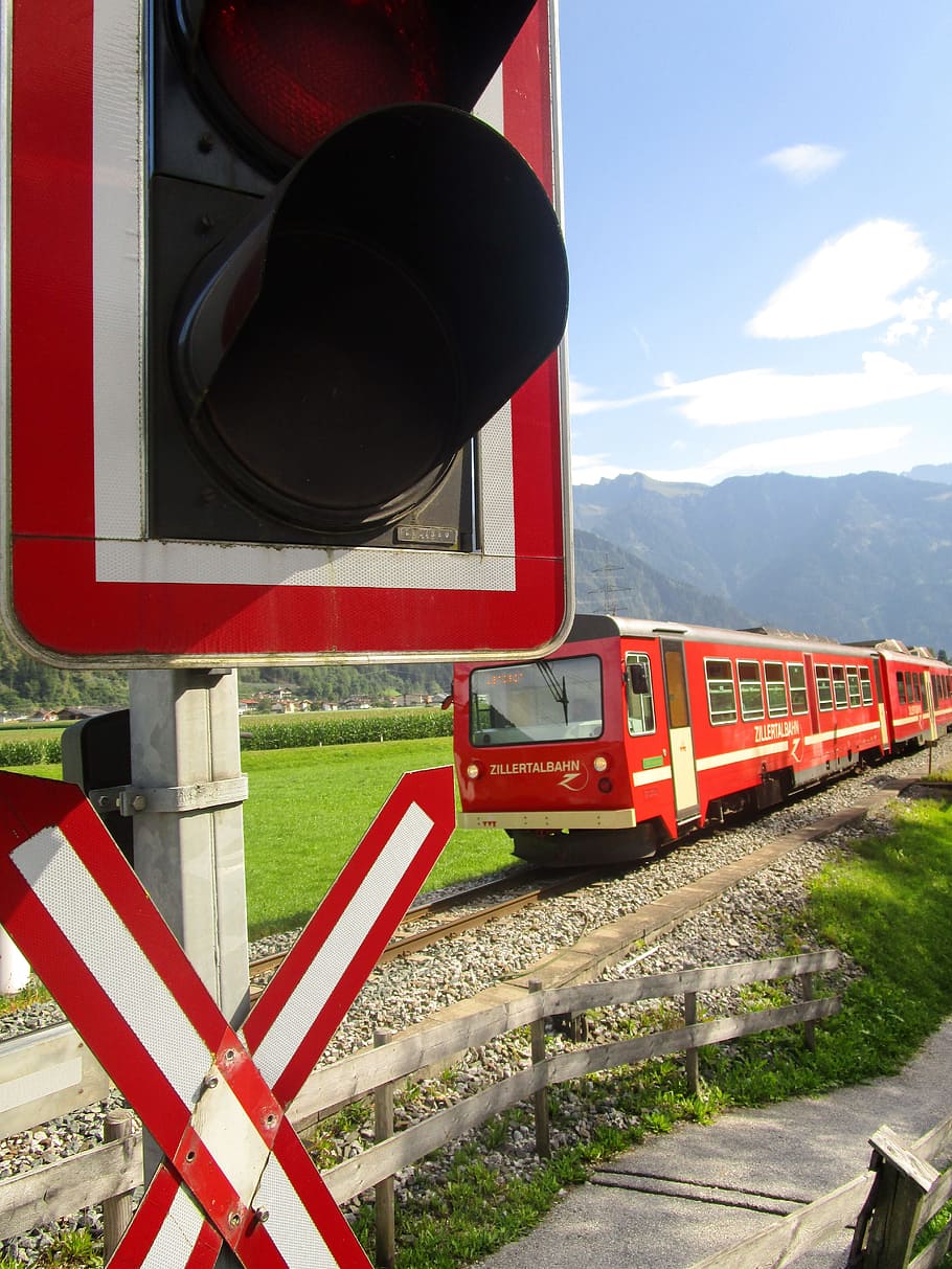 Train, Zillertalbahn, Level Crossing, verkehrzzeichen, railcar, loco, rail traffic, railway, transport, gleise