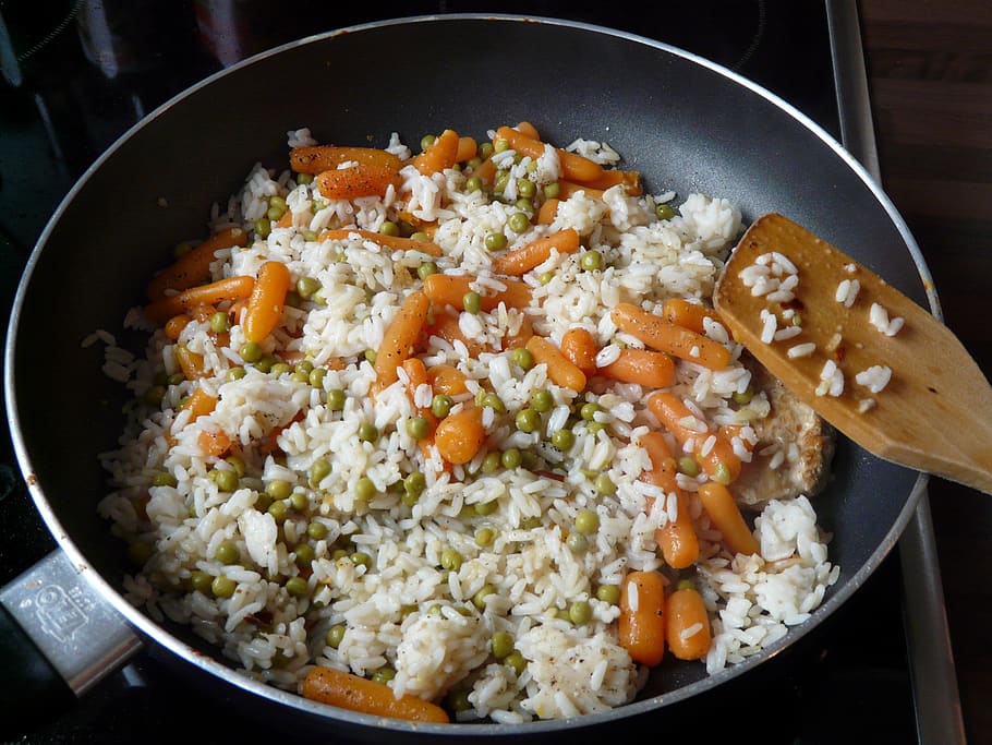 rice ladle, rice, pan, peas, carrots, court, risotto, vegetables, nutrition, food and drink