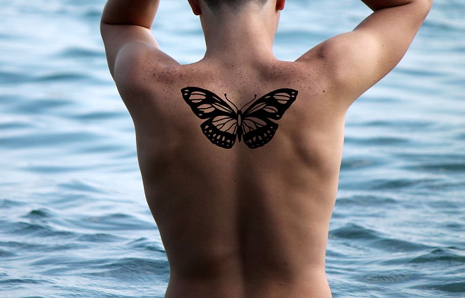 hombre, movimiento, tatuaje, mariposa, distante, agua, mar, océano, una persona, parte del cuerpo humano