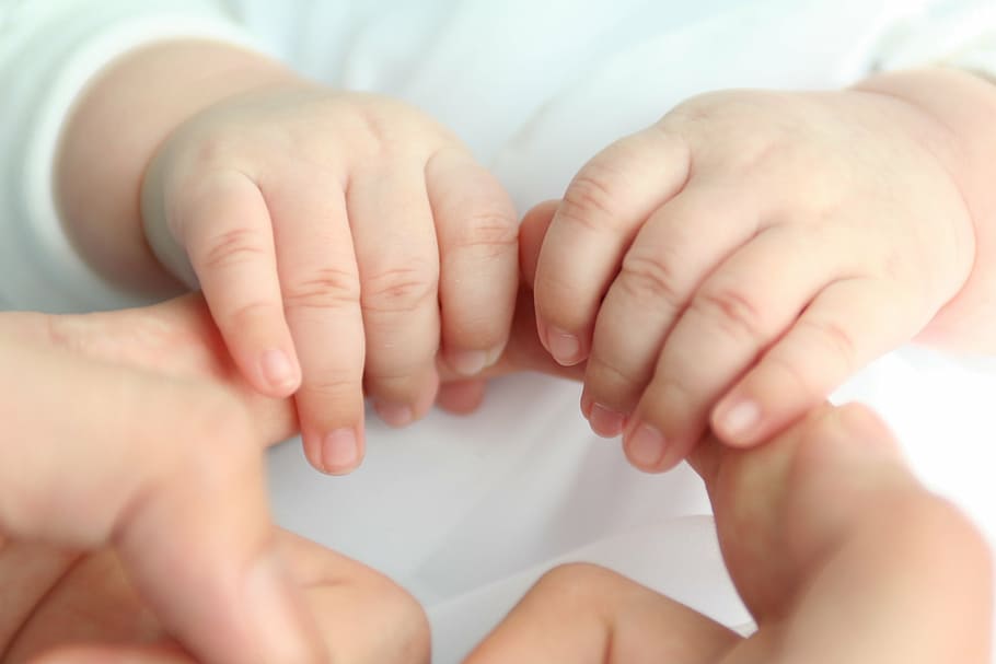 mano de bebé, bebé, amor, parte del cuerpo humano, mano humana, unión, infancia, familia con un hijo, familia, madre