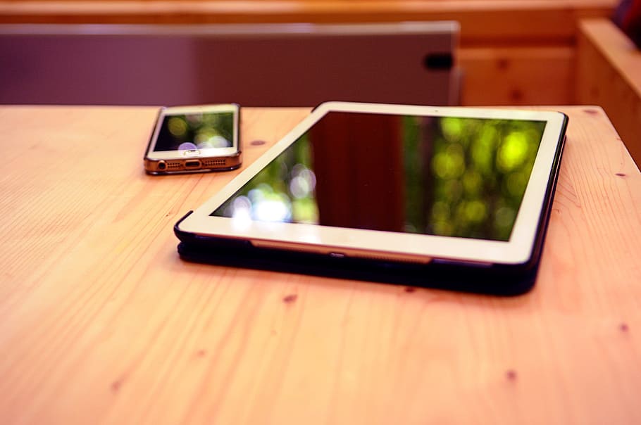 iphone, ipad, tablet, technology, mobile, business, office, desk, table, wireless technology