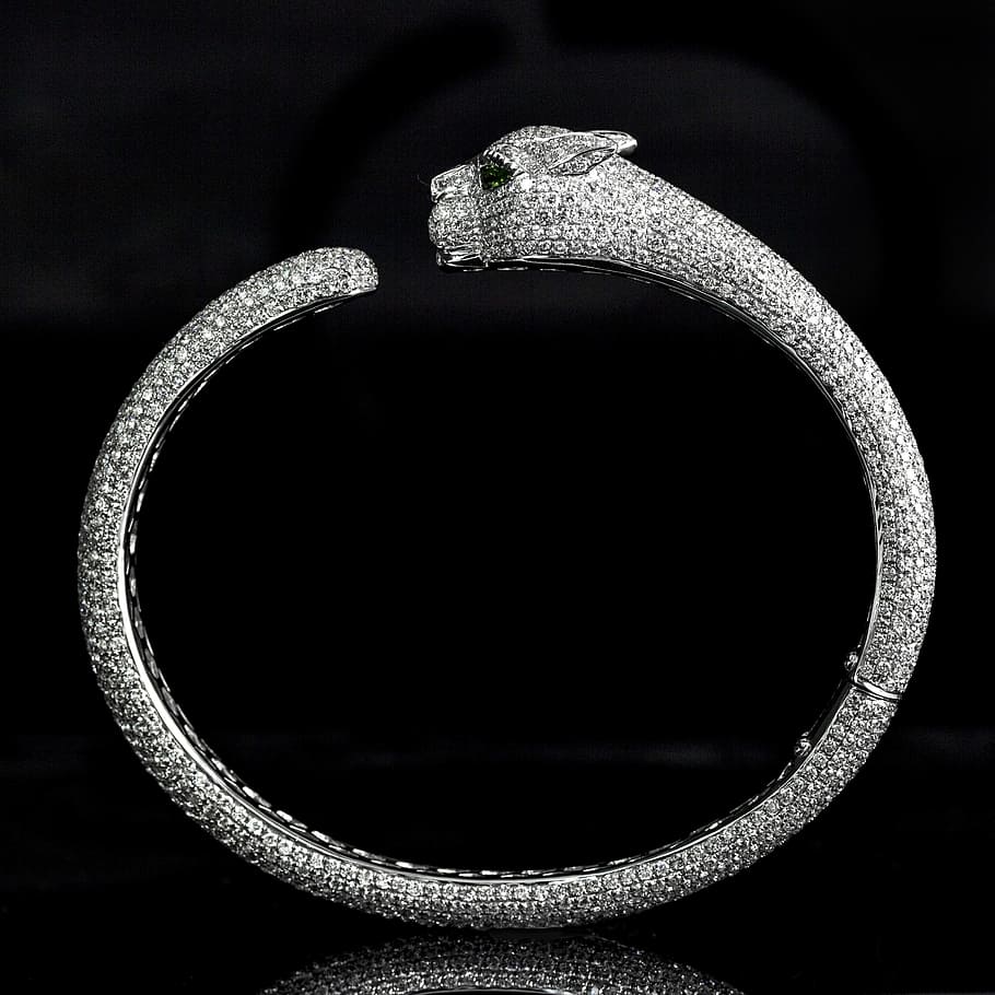 silver-colored ring, Cartier, Panther, Head, Diamond, Bracelet, panther head, black Color, black Background, one animal