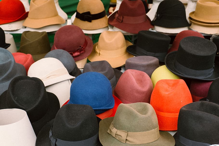 販売のための帽子, オブジェクト, 帽子, ファッション, 衣類, 個人的なアクセサリー, 赤, 人なし, 多色, 日