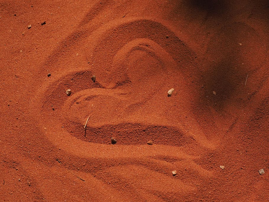 heart, love, sand, liebesbeweis, red, roter sand, fine, land, full frame, brown