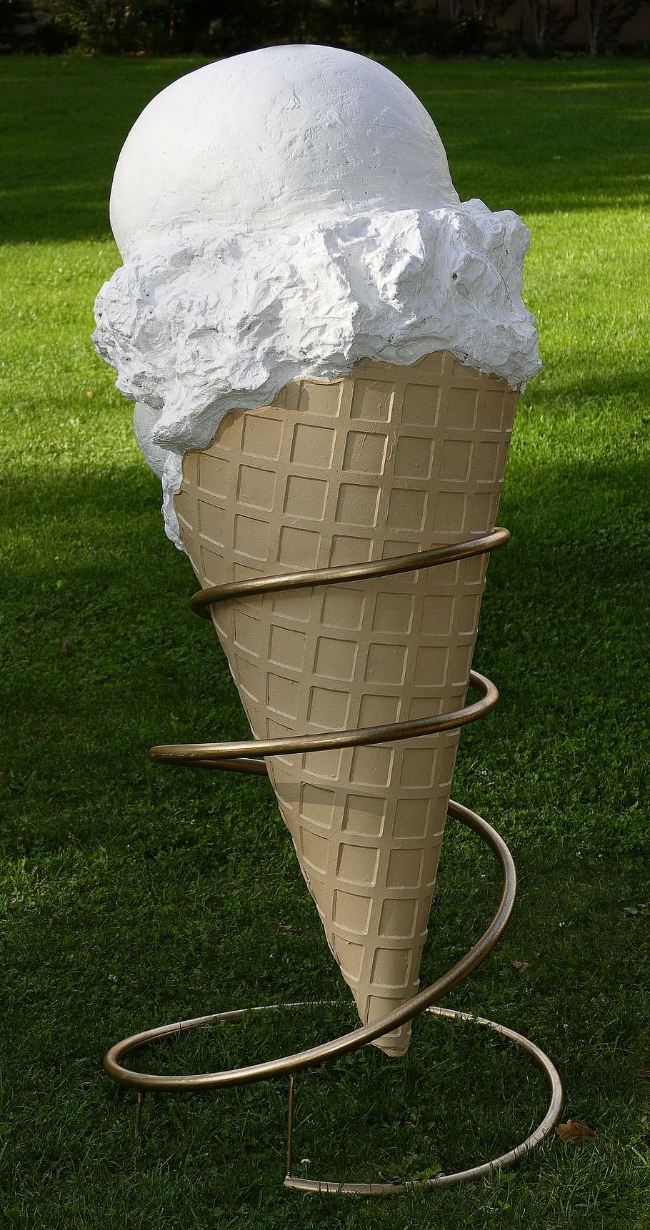 ice cream, waffle, advertising, advertising stands, eiswerbung, pleasure, benefit from, ice cream cone, temptation, summer