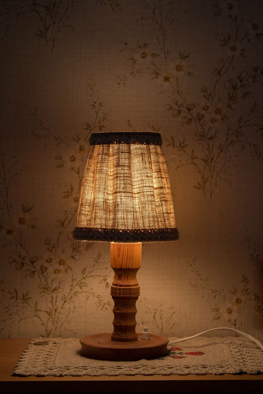 night table lamp, light, bedside table, lighting, electric light, rays, warm white, light bulb, hell, mouth guard