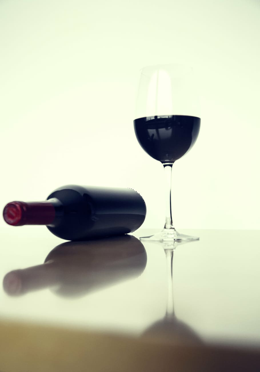garrafa de vinho, vidro, colocado, bege, superfície, vinho, garrafa, interior, vermelho, bebida