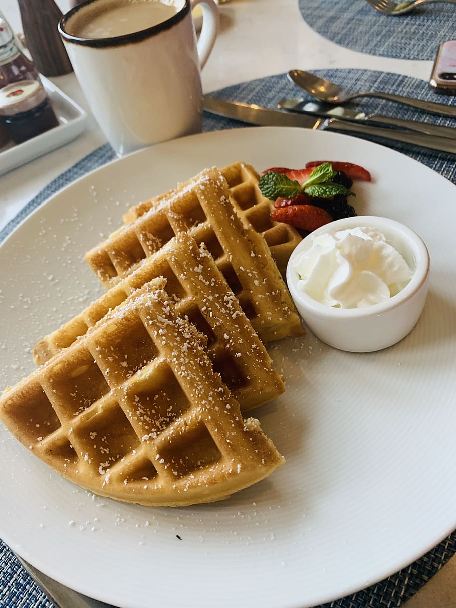 waffle, breakfast, food, food and drink, ready-to-eat, freshness, sweet food, plate, dessert, table