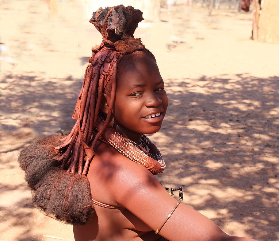 criança, vestindo, tradicional, capacete, colar, Namíbia, mulher, himba, natureza, áfrica