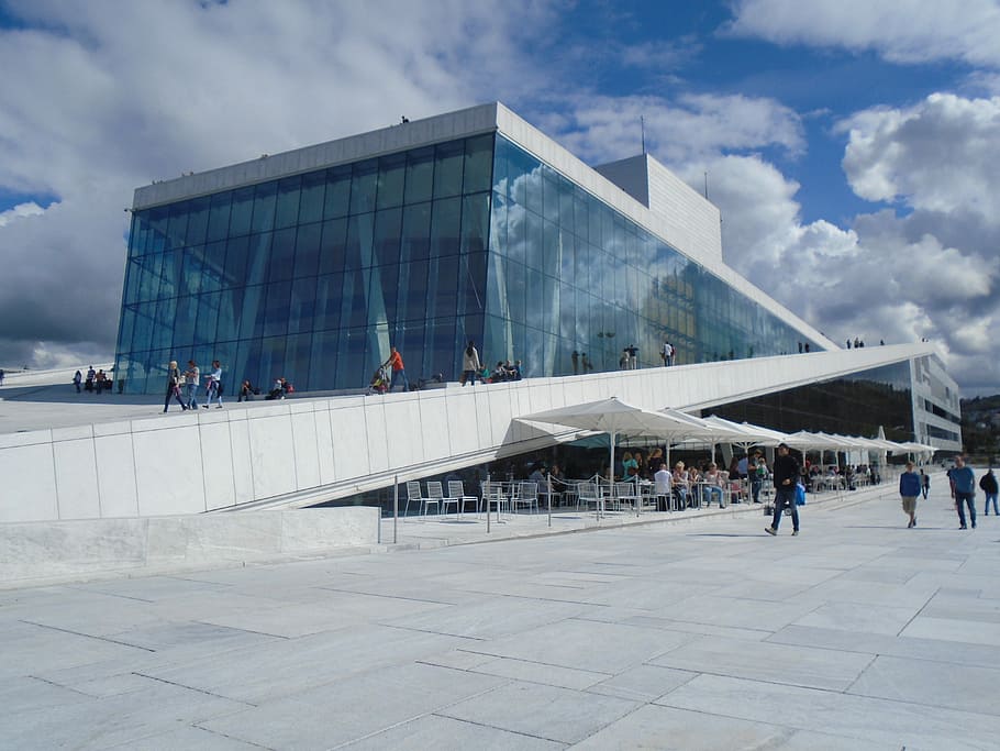 Opera, Oslo, Ar, Arsitektur, Norwegia, sekelompok besar orang, struktur yang dibangun, modern, orang, awan - langit