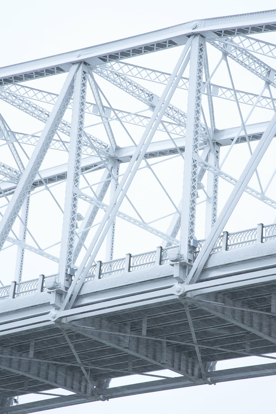 fotografia de baixo ângulo, branco, ponte de treliça, arquitetura, construção, infraestrutura, estrutura, ponte, estrutura construída, transporte