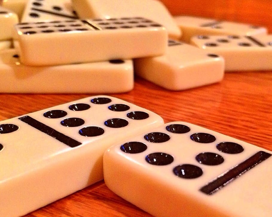 selective, focus photography, domino tiles, dominoes, game, domino, entertainment, play, leisure, leisure games