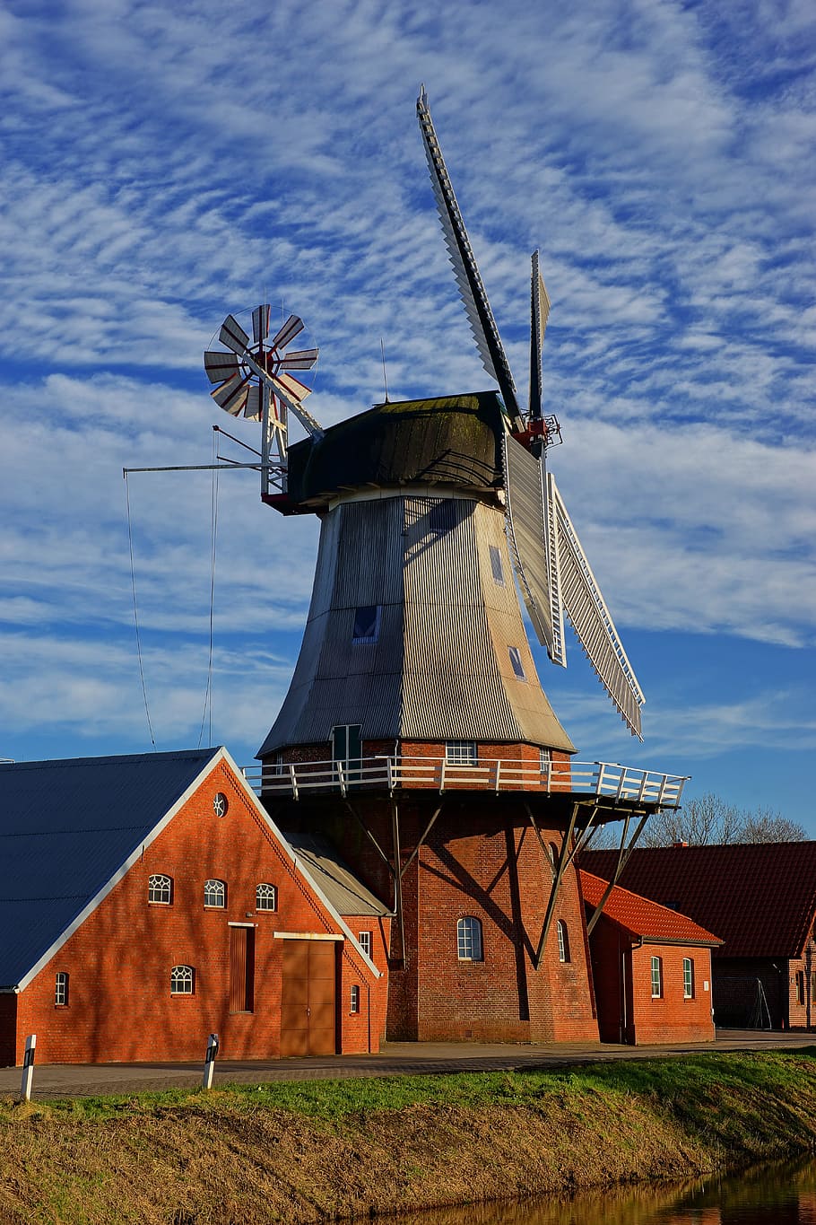 gris, molino de viento, al lado, marrón, casa, cielo, holandés, frisia oriental, moler grano, preservación histórica