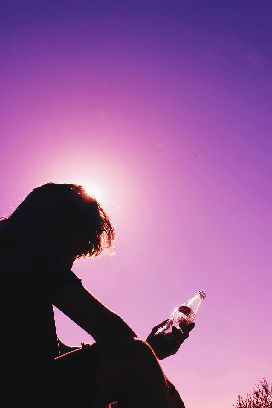 fotografi siluet, orang, memegang, jelas, botol kaca, minum, coca, cola, botol, hari