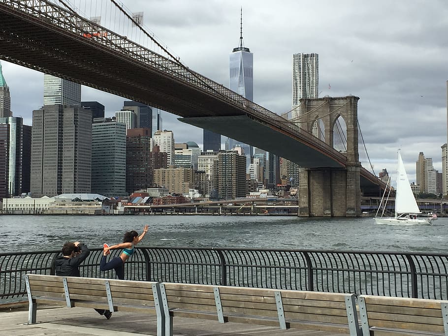 Mujer, yoga, puente de Brooklyn, Nueva York, Brooklyn, ciudad, Manhattan, nuevo, arquitectura, York