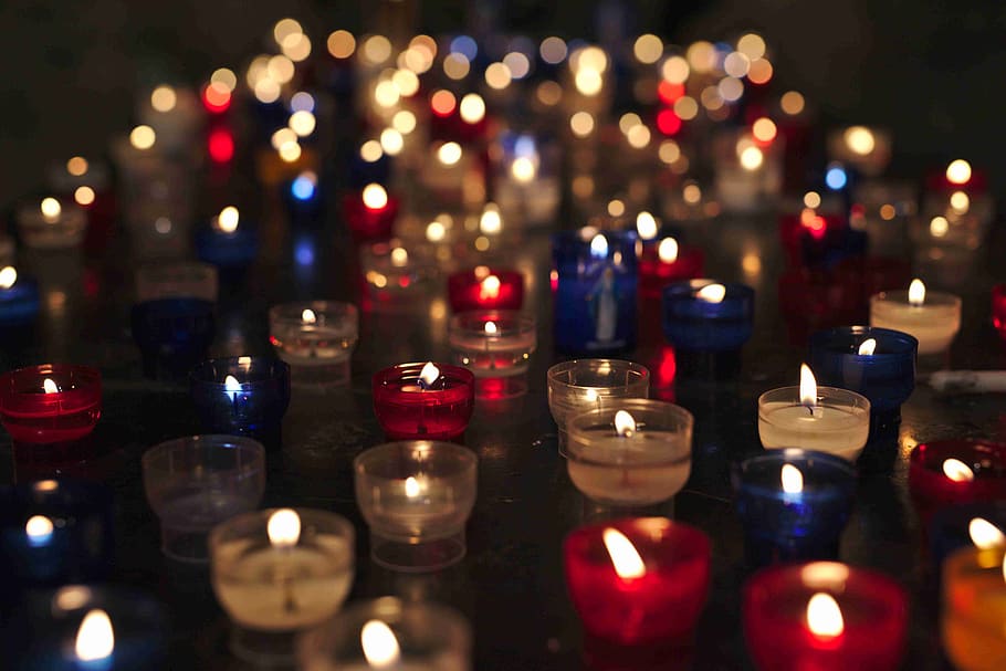 candles, tea-lights, bokeh, church, religion, cathedral, metz, flame, flicker, colours