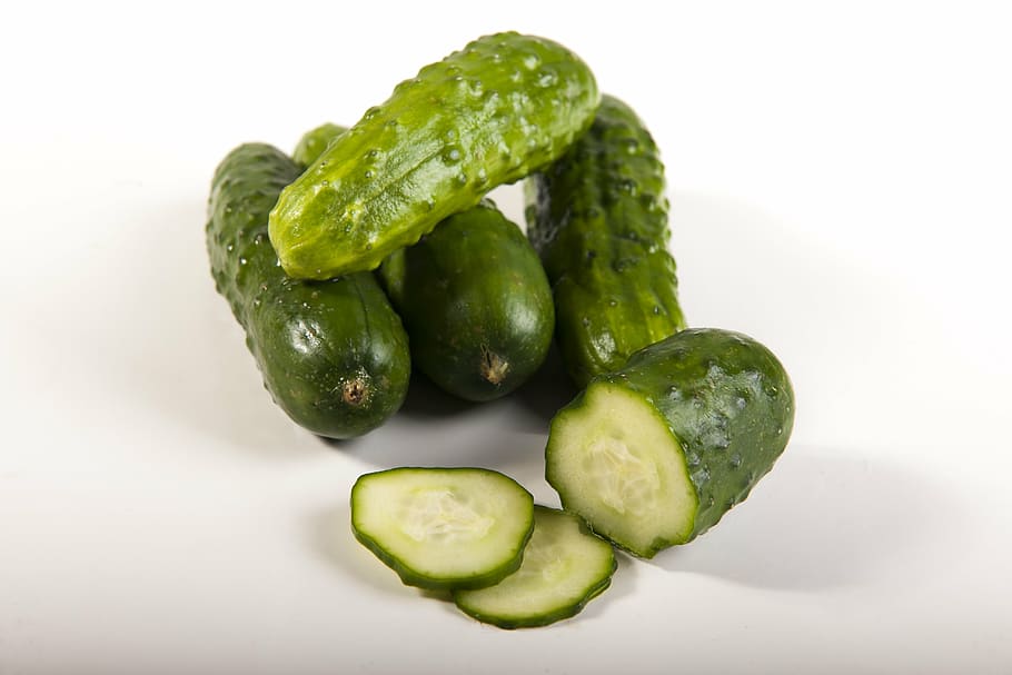 cucumbers with slices, green, cucumbers, vegetables, vegetable, huerta, nature, fruits, food and drink, green color
