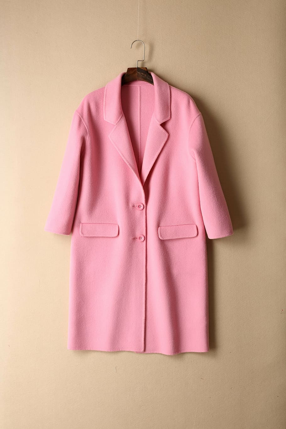 colgando, rosa, abrigo, percha, ropa, carga, figura, moda, patrón, color rosa