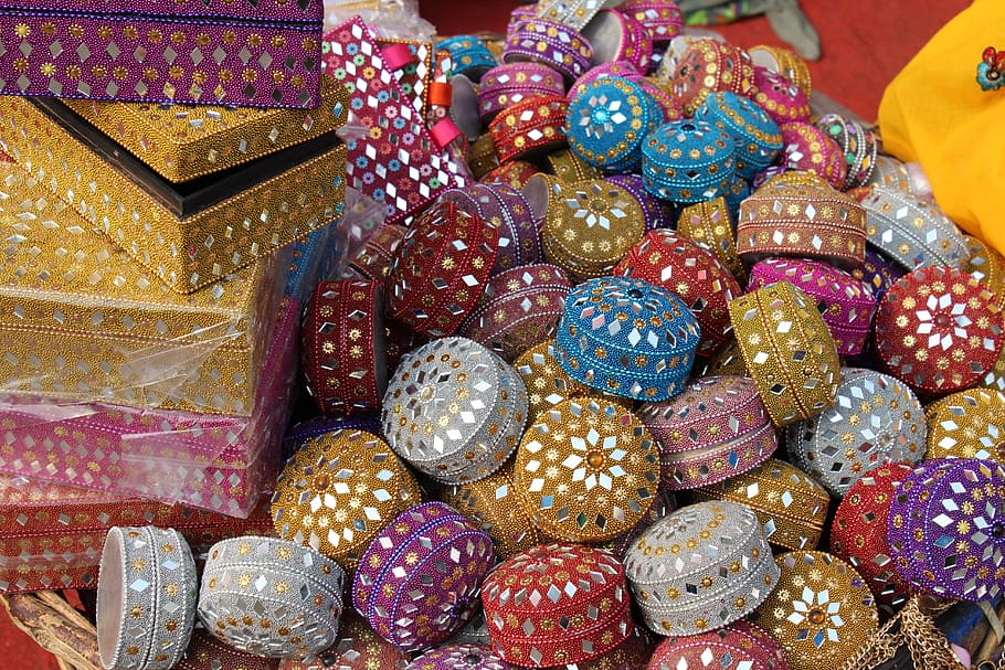 jewellery box, delhi, street shop, lajpat nagar, indian, market, bazaar, large group of objects, variation, choice