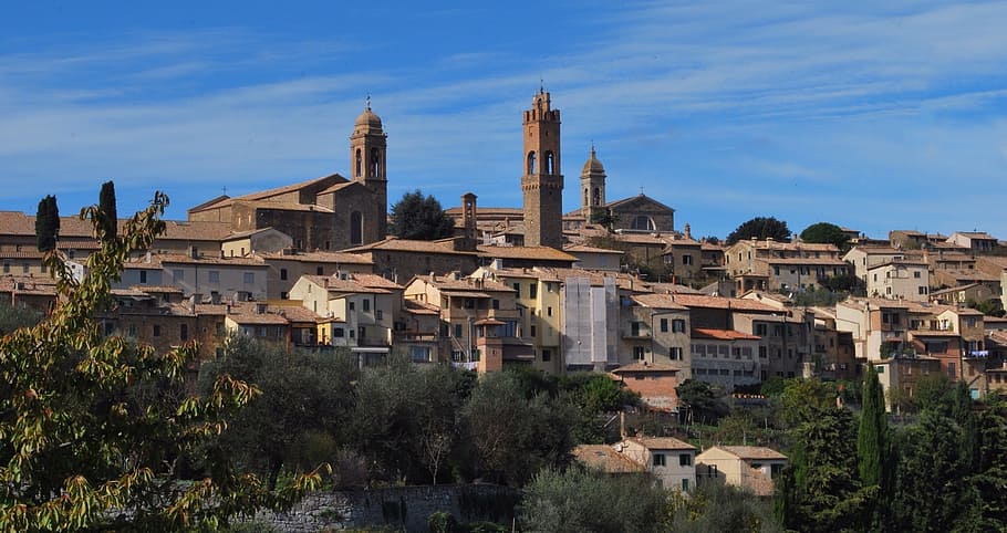 Casas en las colinas, Montalcino, Siena, Toscana, paisaje, Italia, exterior del edificio, arquitectura, estructura construida, religión