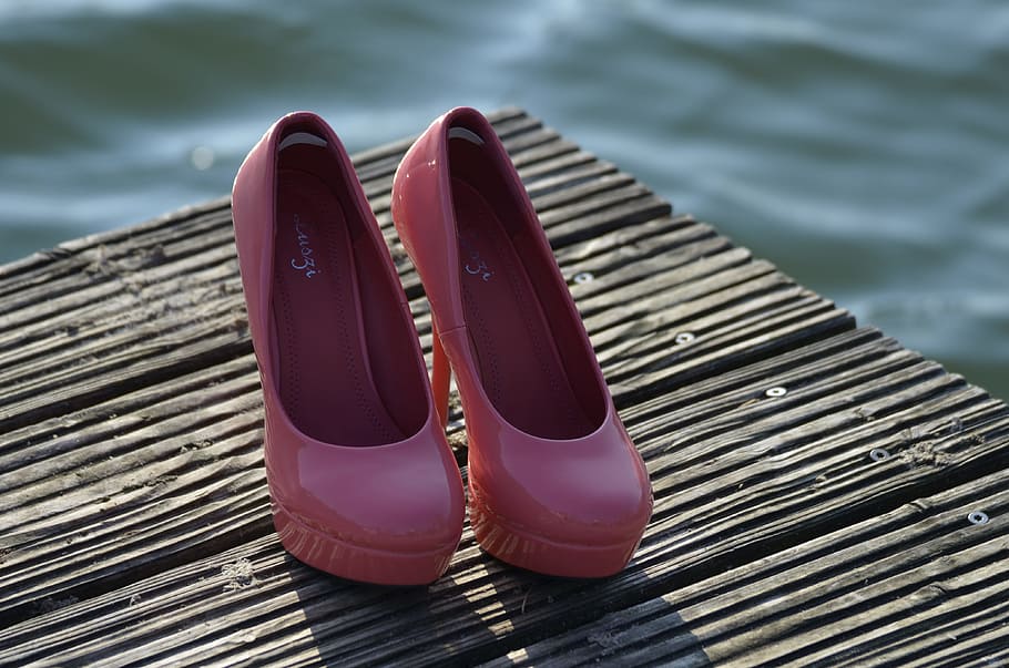 pair, pink, patent, leather, heeled, platform, shoes, deck, feet, water