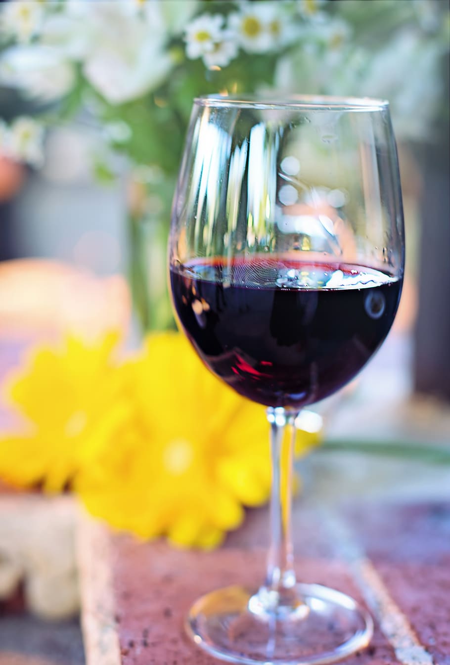 glass of wine, red, wine, goblet, drink, alcohol, beverage, wineglass, celebration, refreshment