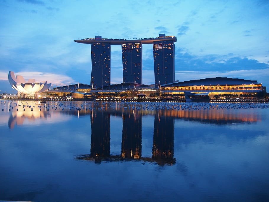 Singapur, Marina, Bahía, Skyline, Casino, horizonte, noche, Lugar famoso, arquitectura, paisaje urbano