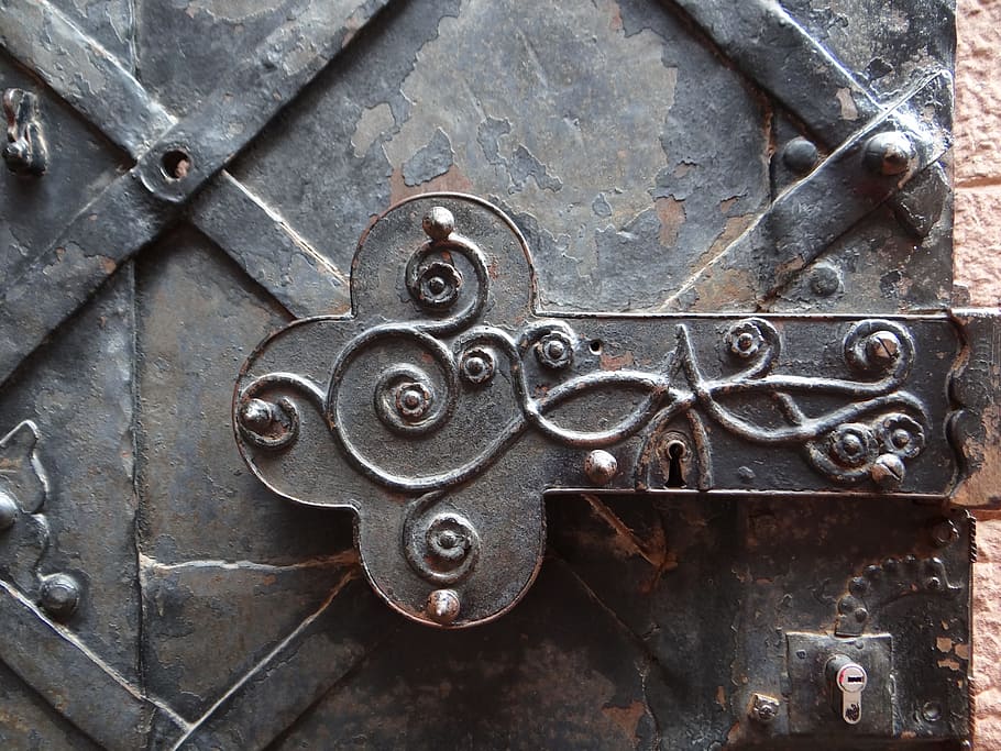 close-up photo, black, scroll metal panel, close-up, scroll, metal, panel, haut-koenigsbourg, castle, door