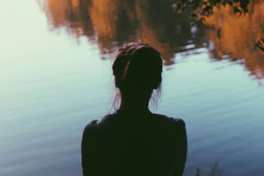 mulher, olhando, lago, silhueta, foto, enfrentando, corpo, agua, dia, menina