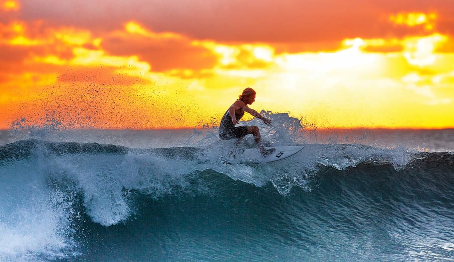 mujer surf, puesta de sol, surfista, ola, el océano índico, costa de origen ujung, isla de java, indonesia, mar, agua