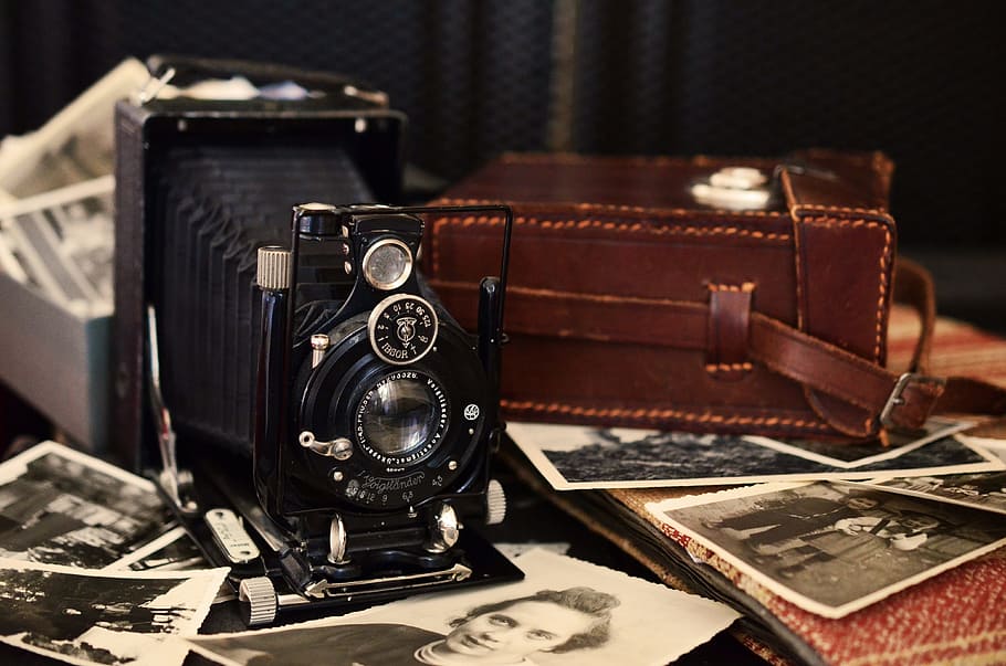 vintage, camera, leather bag, leather, bag, old, antique, voigtlander, nostalgia, black and white