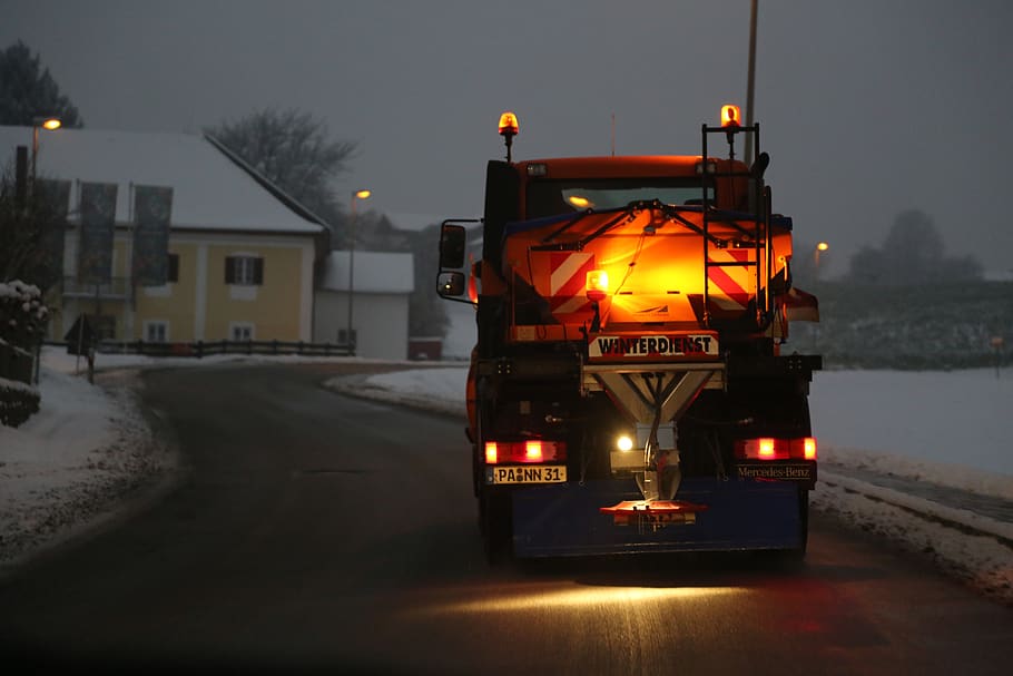 scattering service, winter service, scattering vehicle, truck, smooth, winter, road, drive, wintry, frozen
