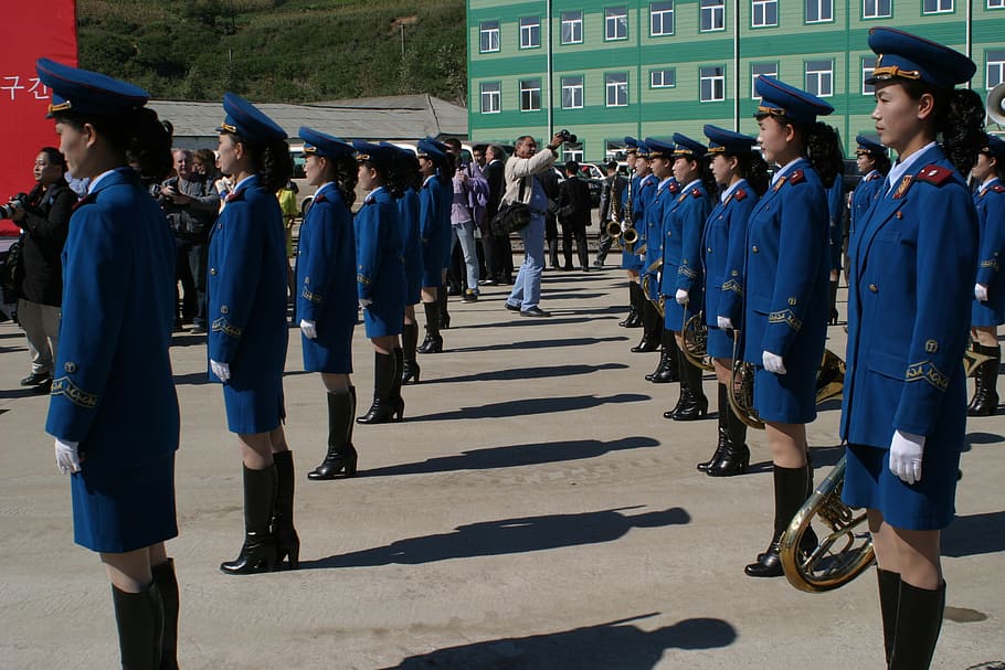 mulheres da polícia, em pé, dia, parada, mulheres, coreia do norte, música, grande grupo de pessoas, grupo de pessoas, pessoas reais