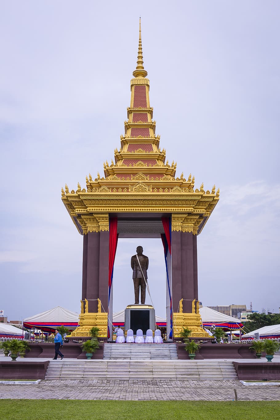 statue, of king father, norodom sihanouk, ancient, architecture, authentic, asia, clouds, culture, decoration