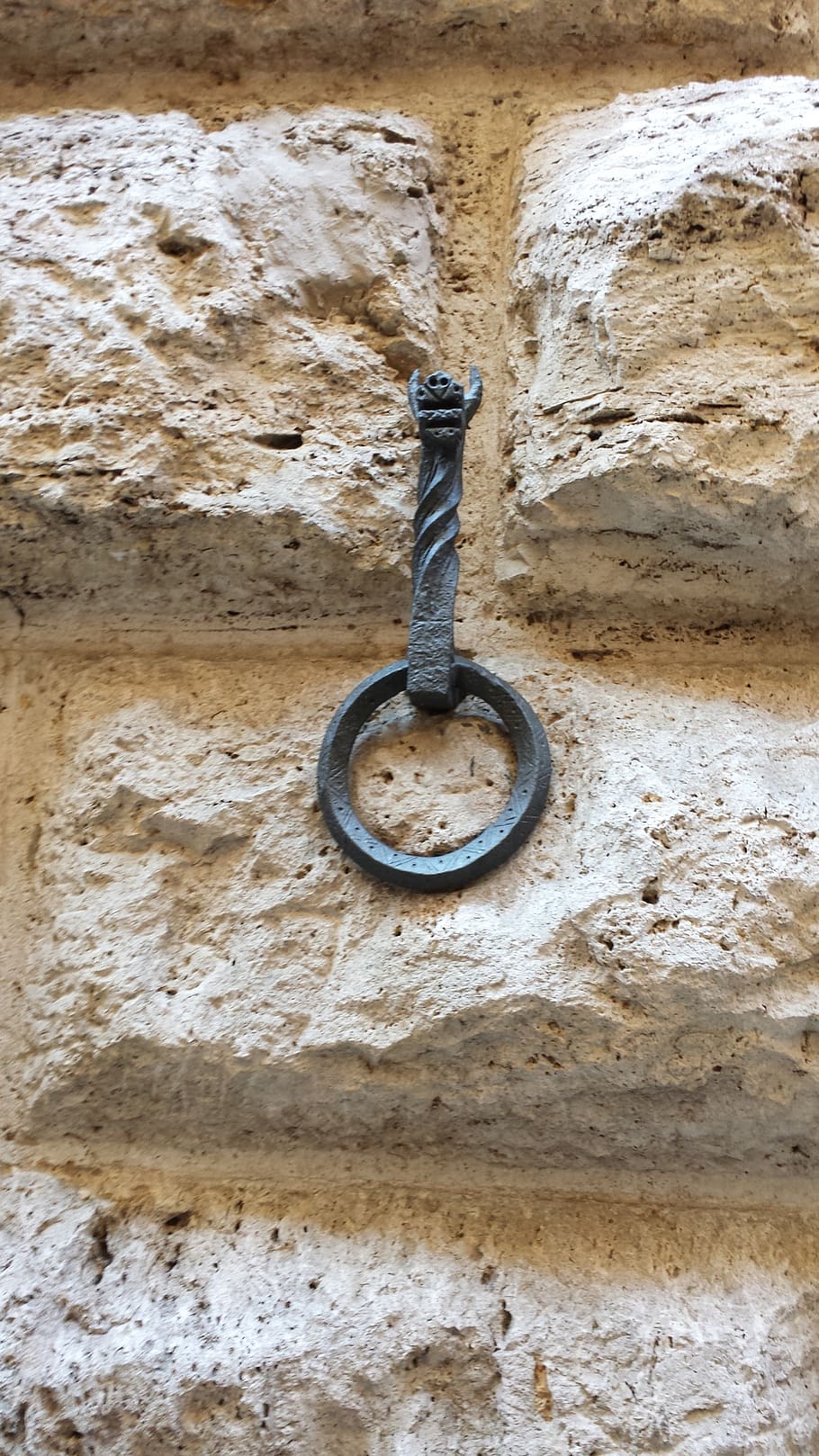 anel de cavalo, anel de ferro, enferrujado, parede - característica do edifício, metal, velho, ninguém, dia, muro de pedra, resistiu