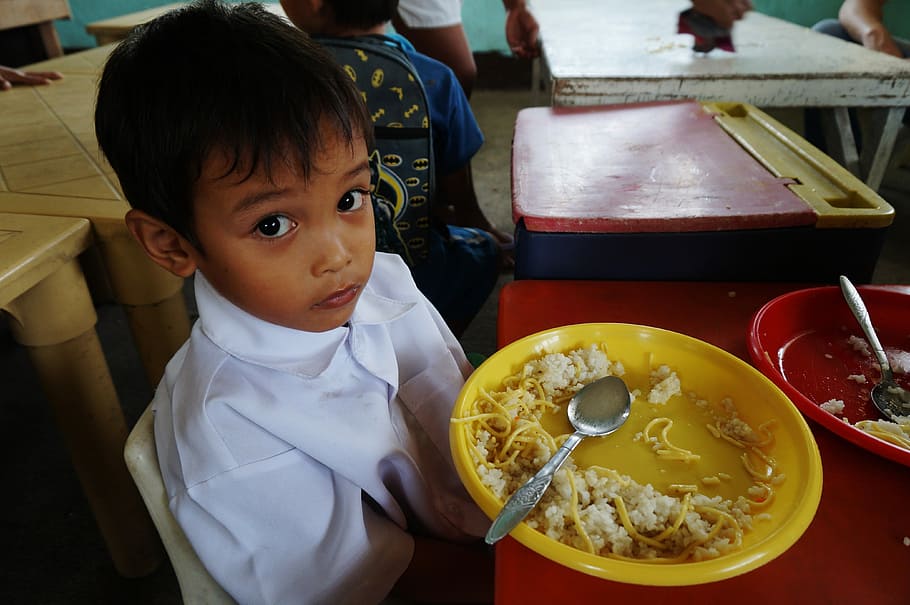 Philippines, Volunteer, Volunteering, mactan, island, kid, child, meal, food, spaghetti