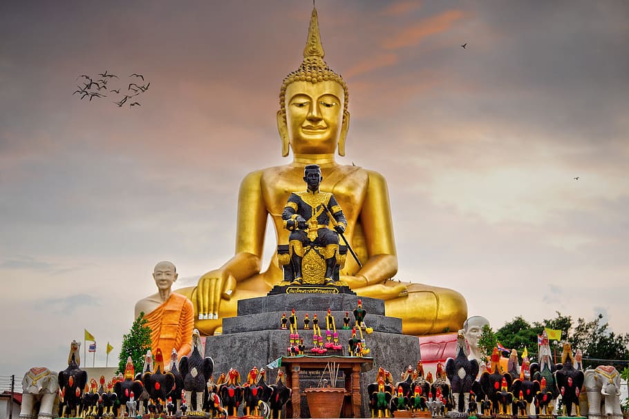 a canal boat, wang, phitsanulok, belief, religion, sculpture, gold colored, statue, spirituality, male likeness