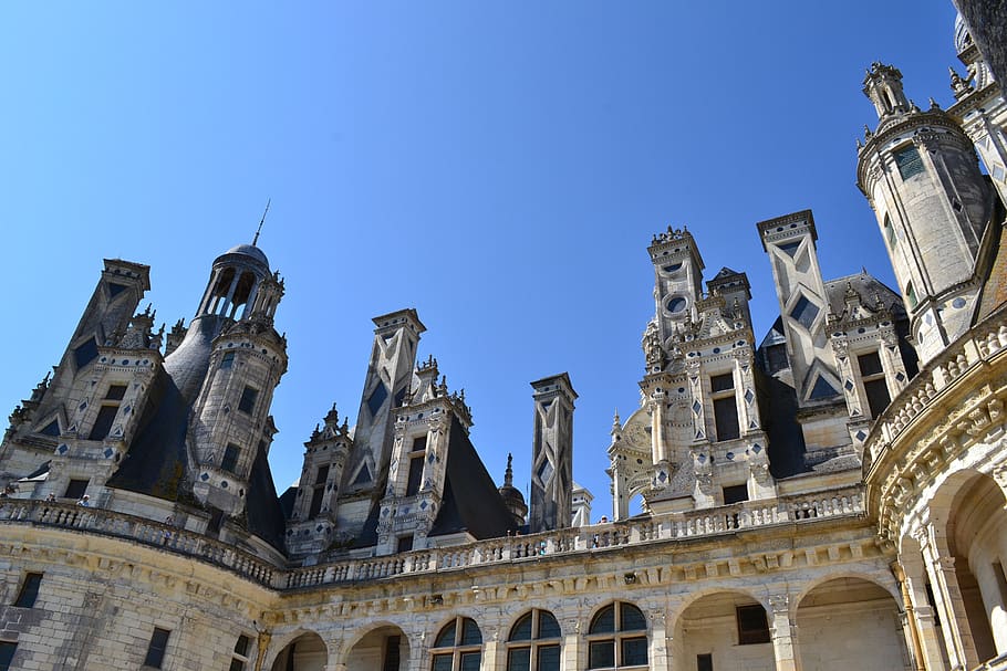 chambord, château de chambord, roof, roof of the castle, fireplaces, fireplace, carved fireplace, architecture, loire valley, building exterior