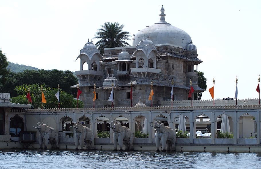 Udaipur, Palacio, Lago, Rajasthan, India, exterior del edificio, arquitectura, estructura construida, cúpula, destinos de viaje